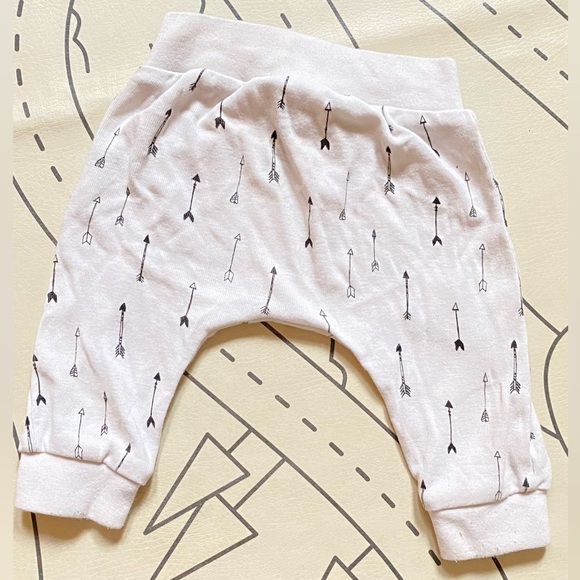 Rae Dunn | 0-3m Pants - Picture 2 of 3